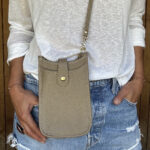 Pochette bandoulière en cuir taupe