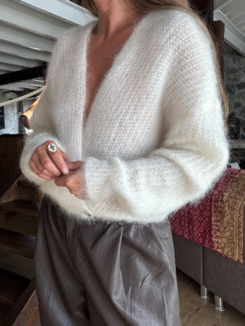 Pull cache cœur en mohair écru TU