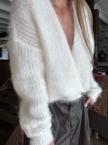 Pull cache cœur en mohair écru TU